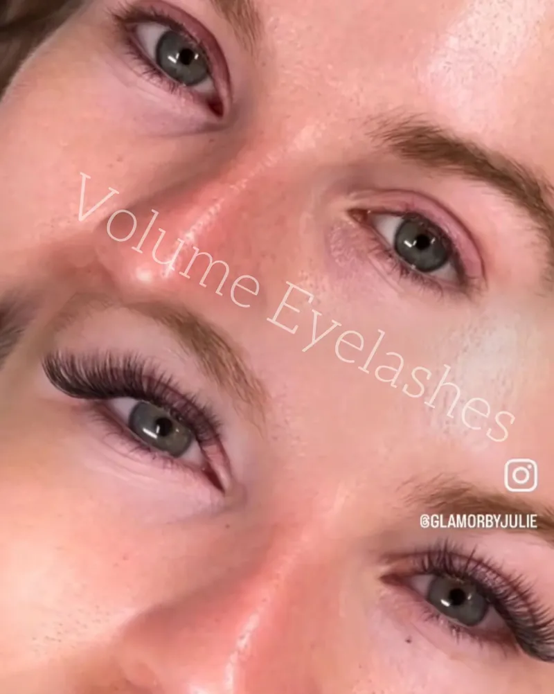 Volume eyelash extensions on green eyes